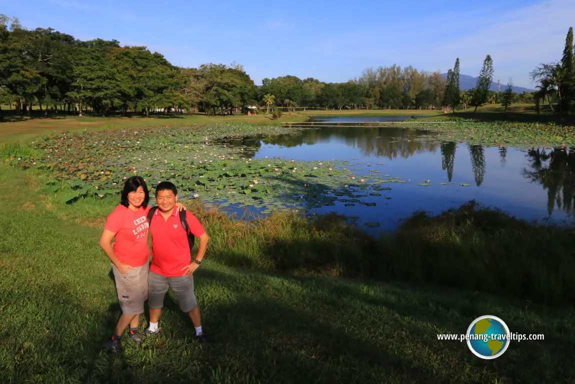 Pemandangan tasik di Padang Golf Cinta Sayang Resort