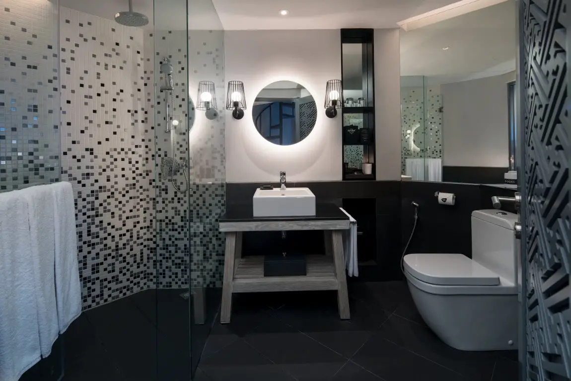Bathroom of the Deluxe Premium Twin Room @ Hard Rock Hotel Bali