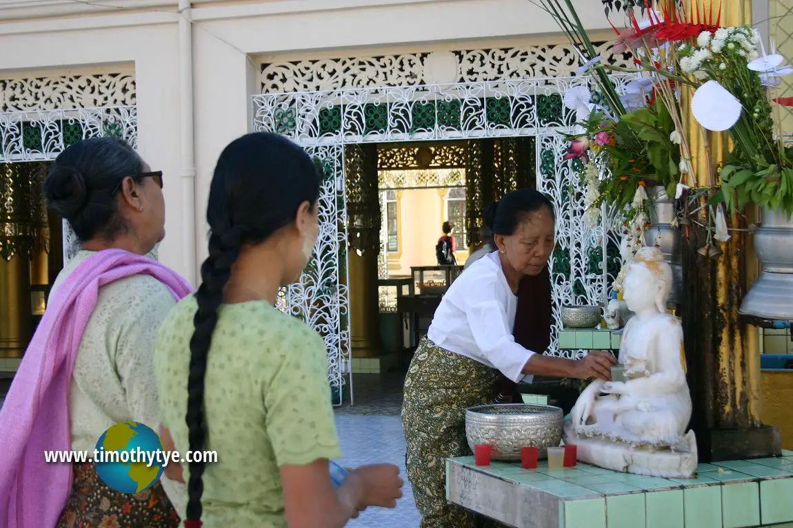 Botataung Pagoda, Yangon