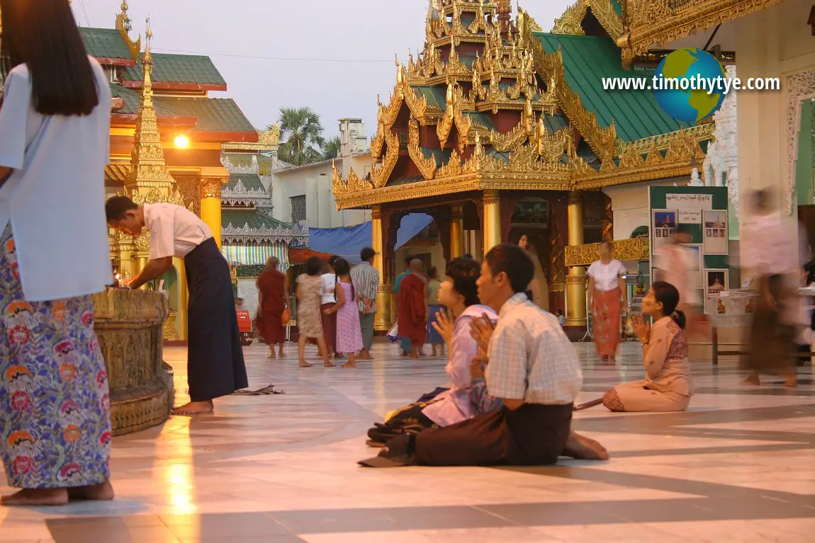 Shwedagon Pagoda, Yangon