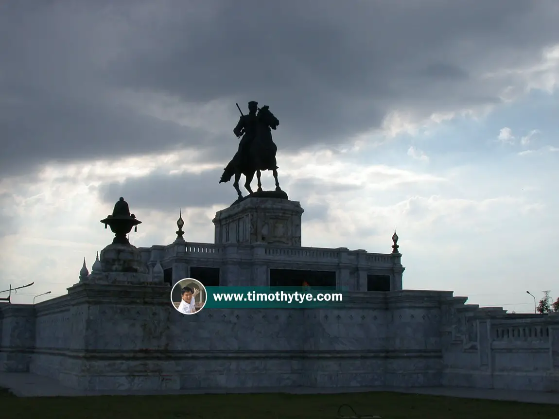 Monument of King Naresuan the Great, Ayutthaya