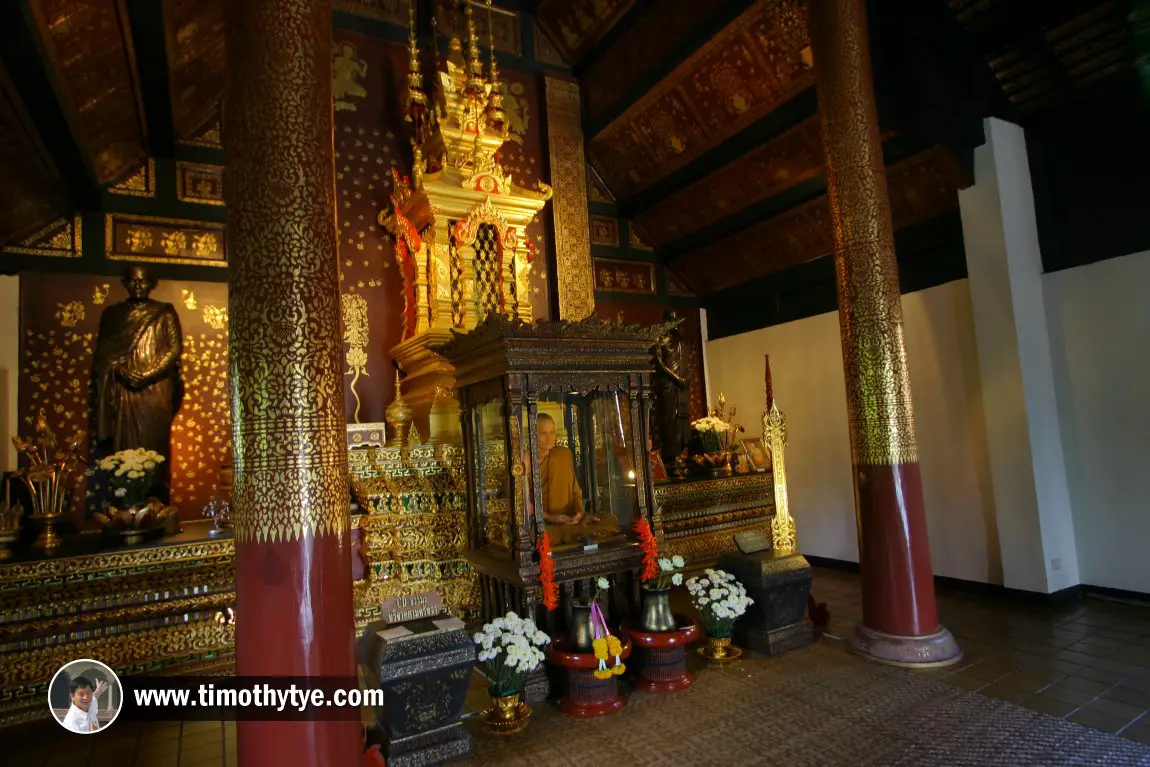 Acharn Mun Bhuridatto Viharn at Wat Chedi Luang