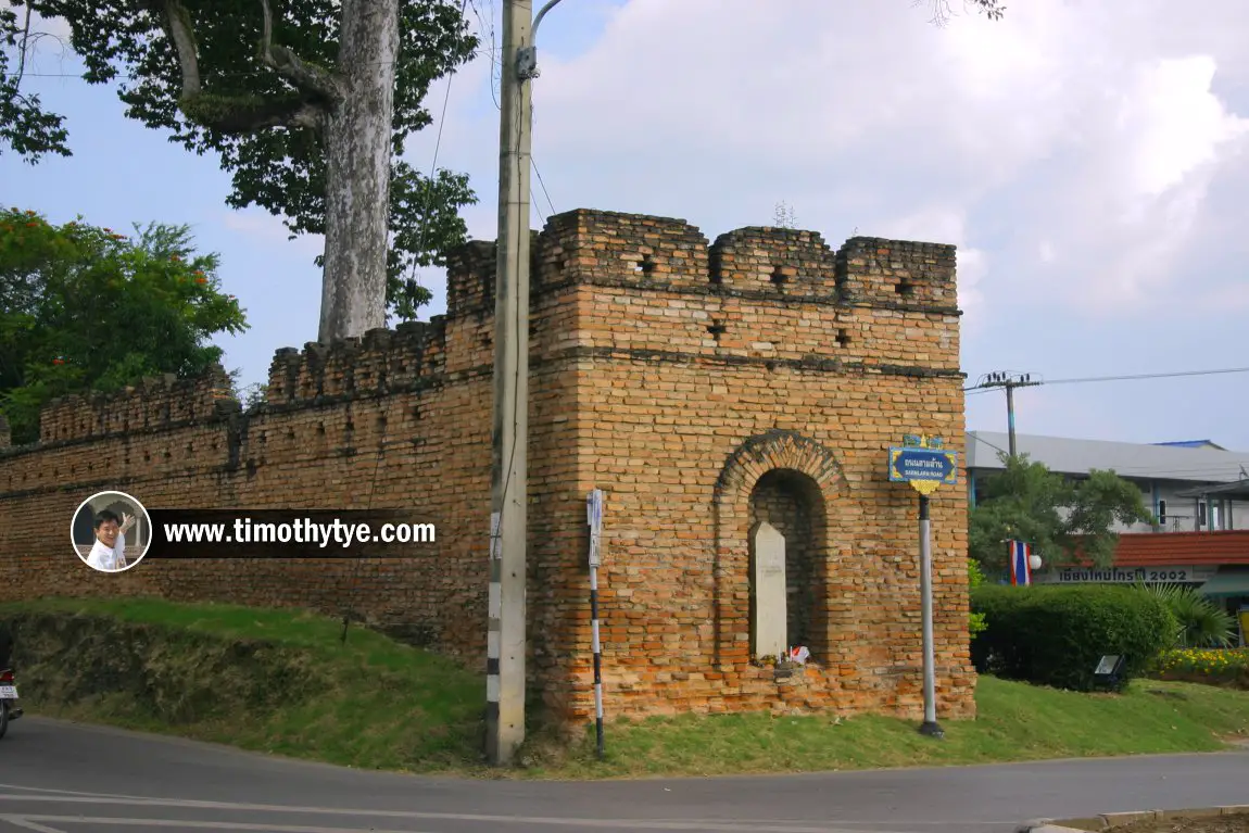 Saen Pung Gate, Chiang Mai