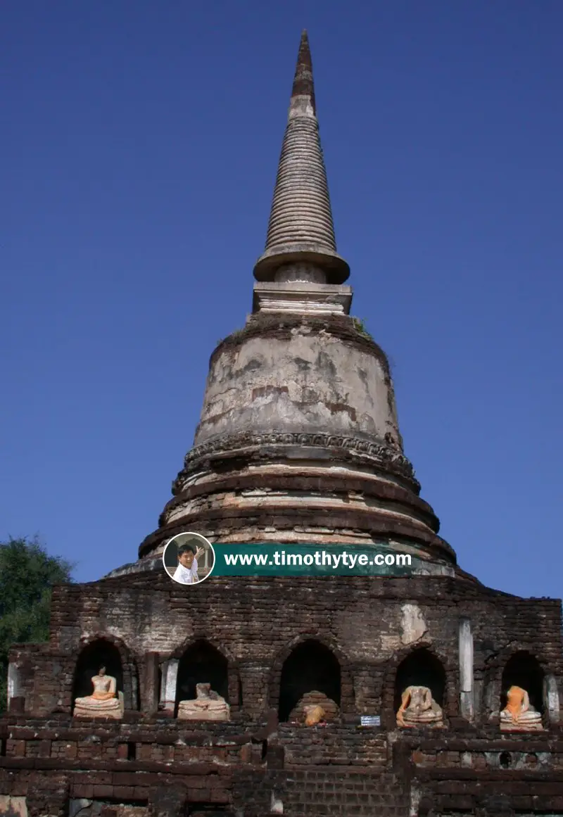 Wat Chang Lom, Si Satchanalai