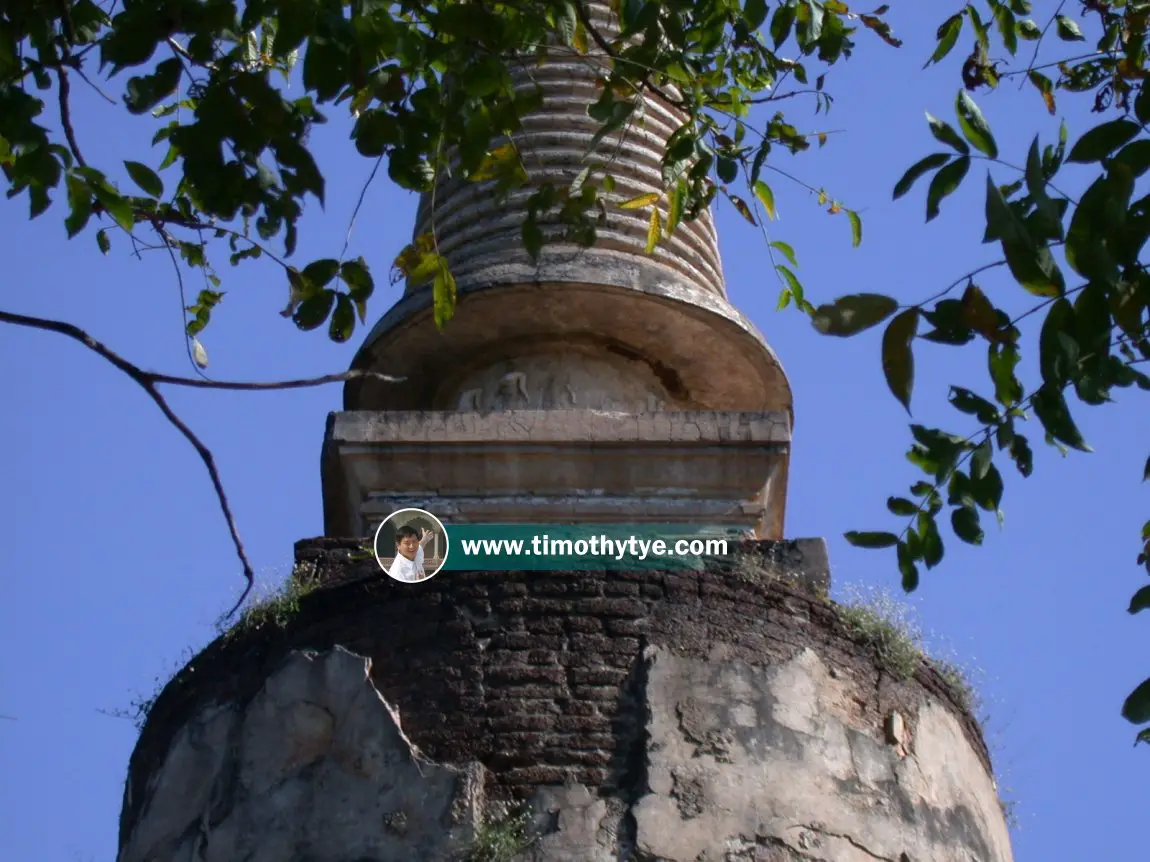 Wat Chang Lom, Si Satchanalai