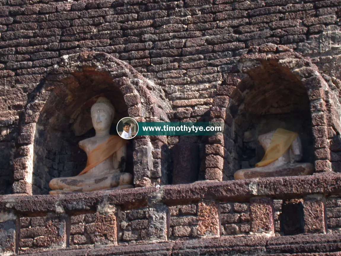 Wat Chang Lom, Si Satchanalai