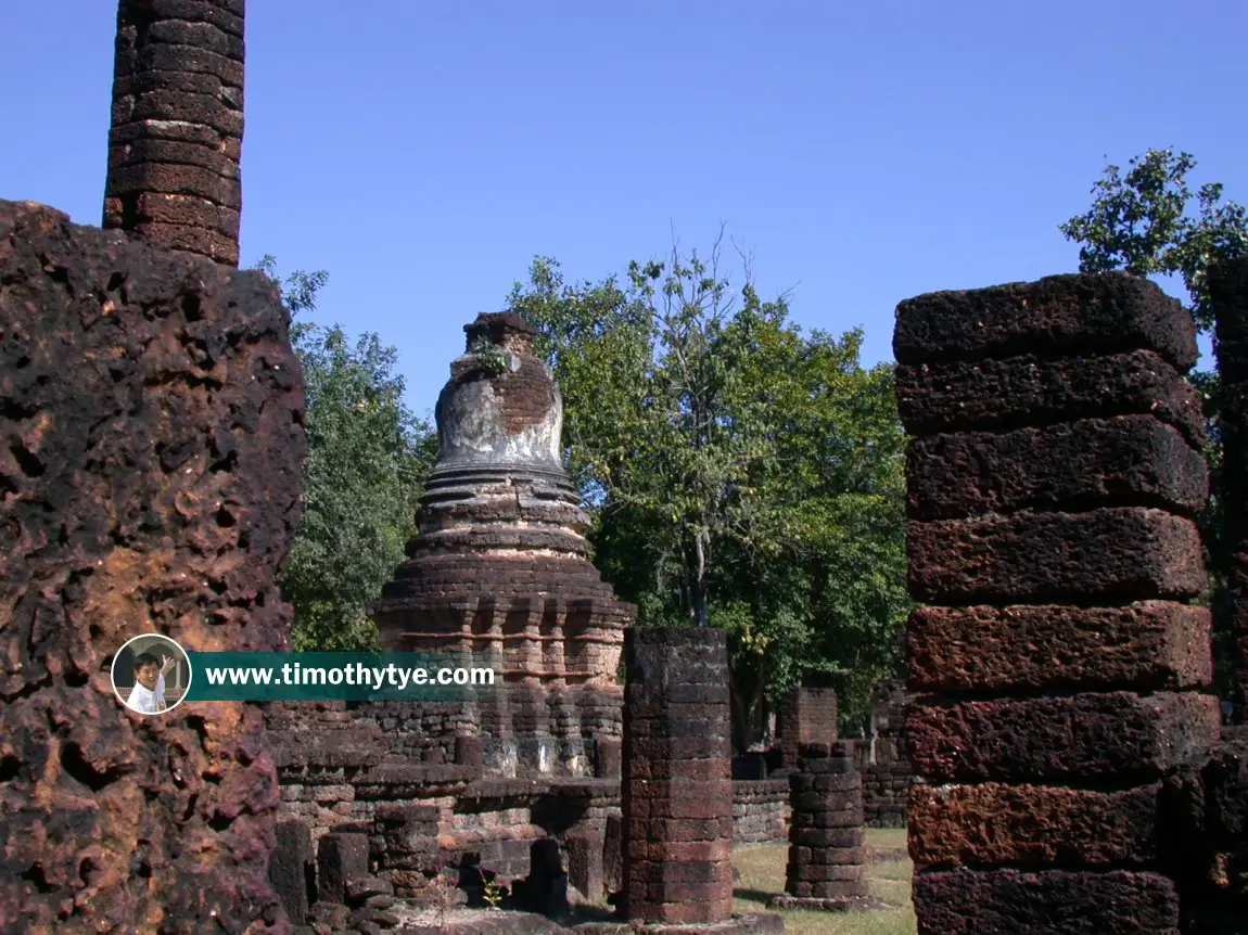 Wat Chedi Chet Thaew, Si Satchanalai