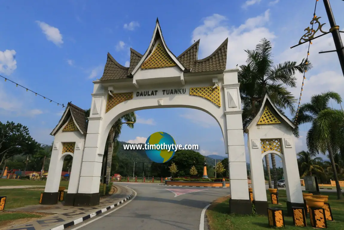 Seri Menanti Palace Arch