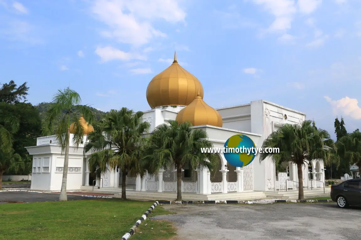 Seri Menanti Royal Mausoleum