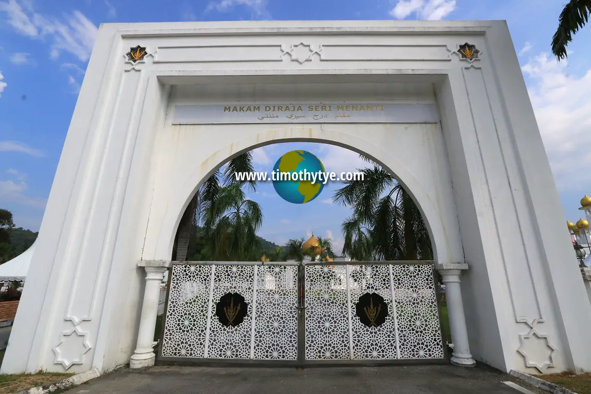 Seri Menanti Royal Mausoleum